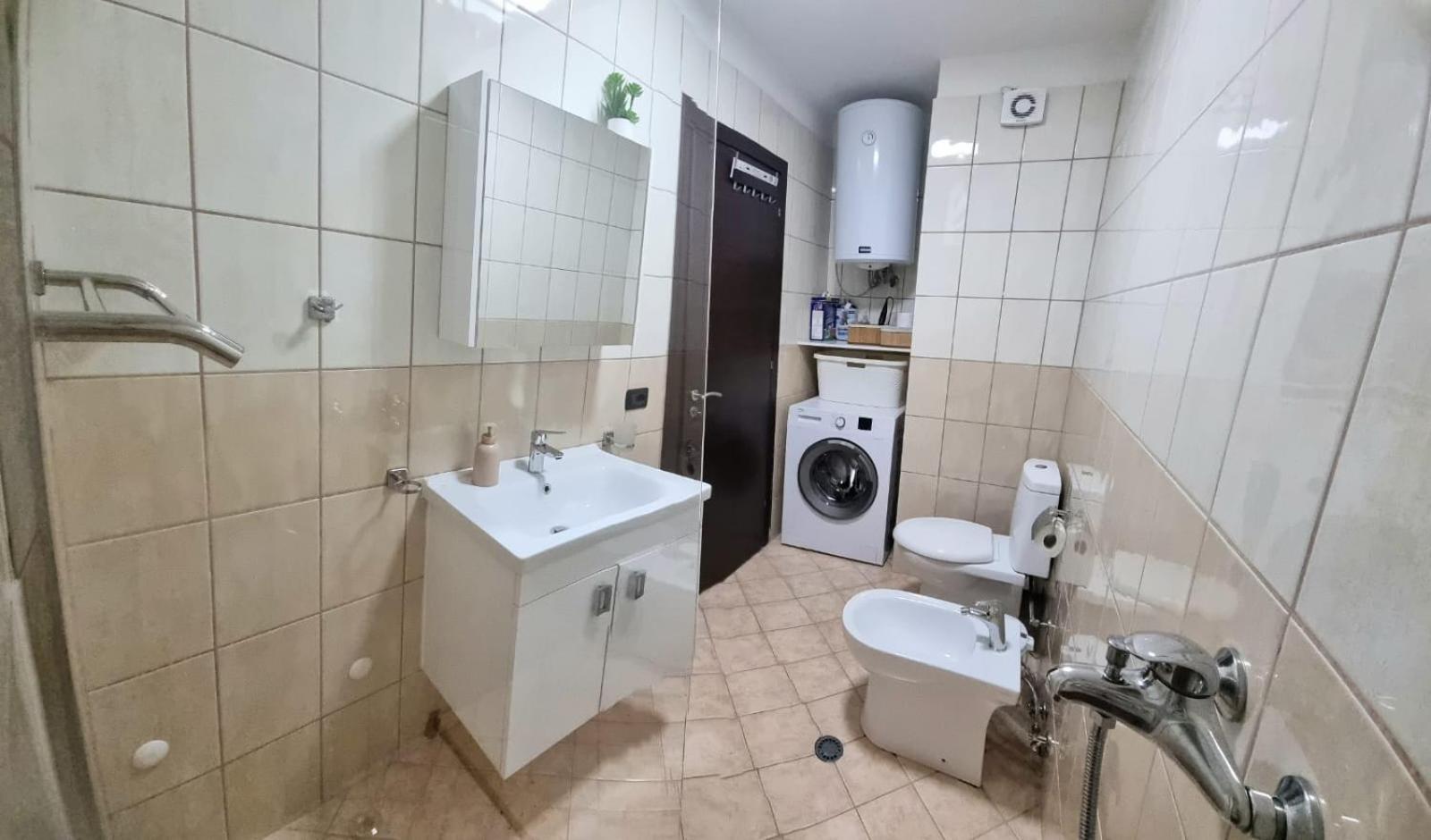 Nevila'S Apartment Тирана Екстериор снимка