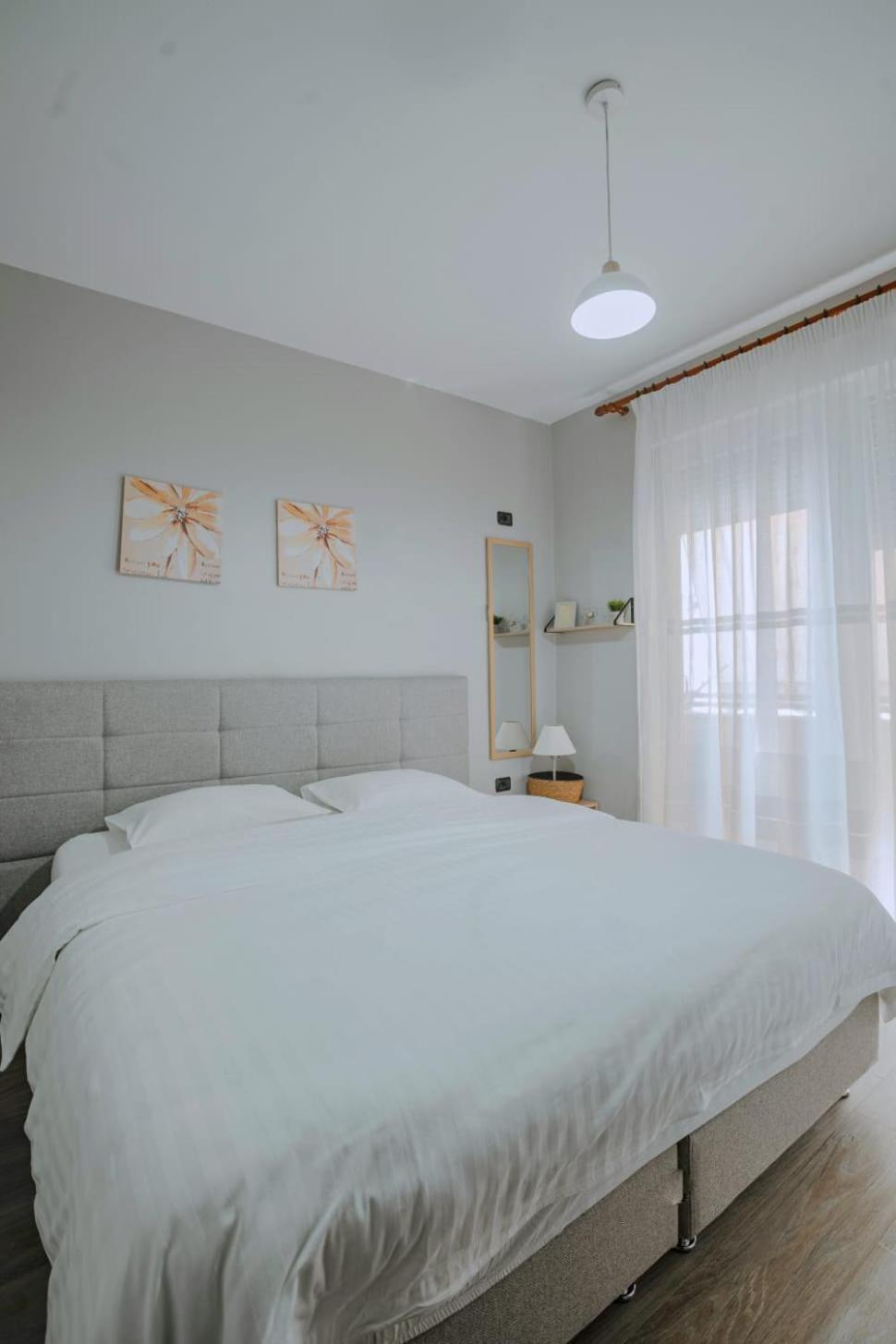Nevila'S Apartment Тирана Екстериор снимка